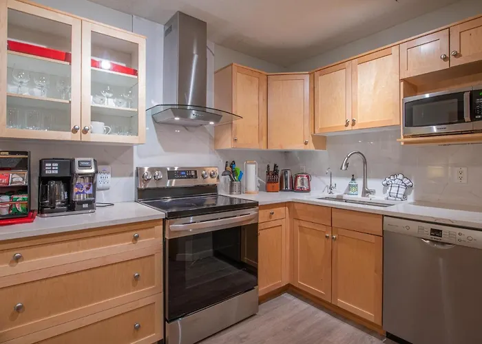 Mountain View 2 Bedroom Condo - Wt Top Floor-401