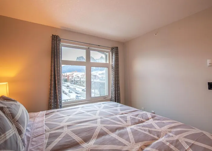 Mountain View 2 Bedroom Condo - Wt Top Floor-401